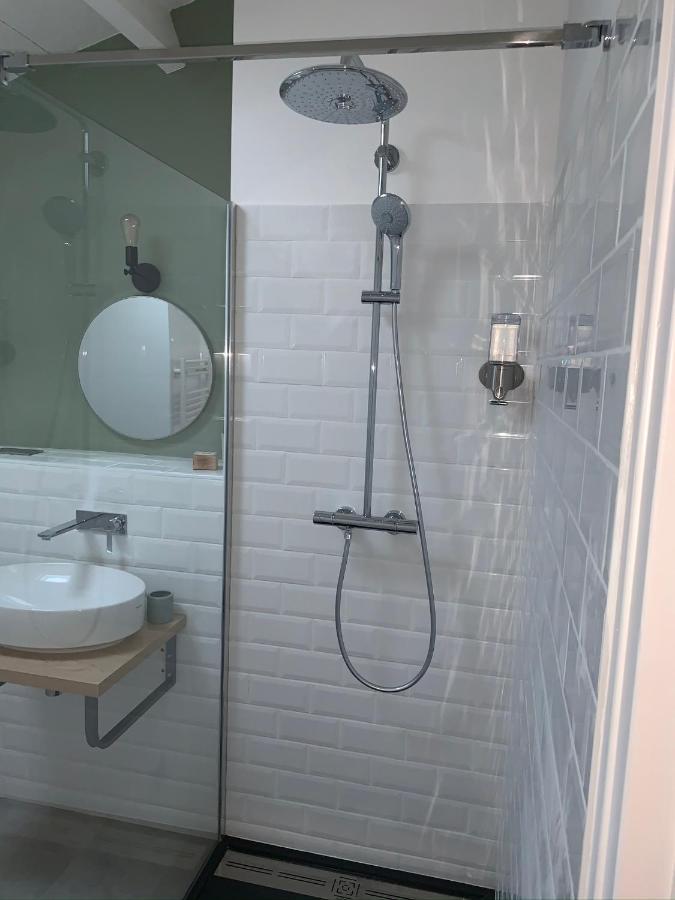 Logement Renove Et Moderne Au Sacre Coeur Cholet Exterior photo